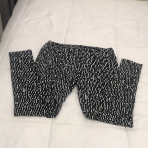 LulaRoe Leggings Tall & Curvy Size 12/16 - Picture 2 of 8